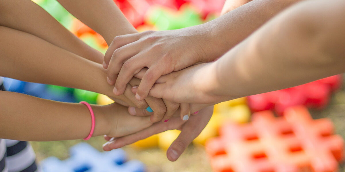 hands-2847508_1920 Hände bunt