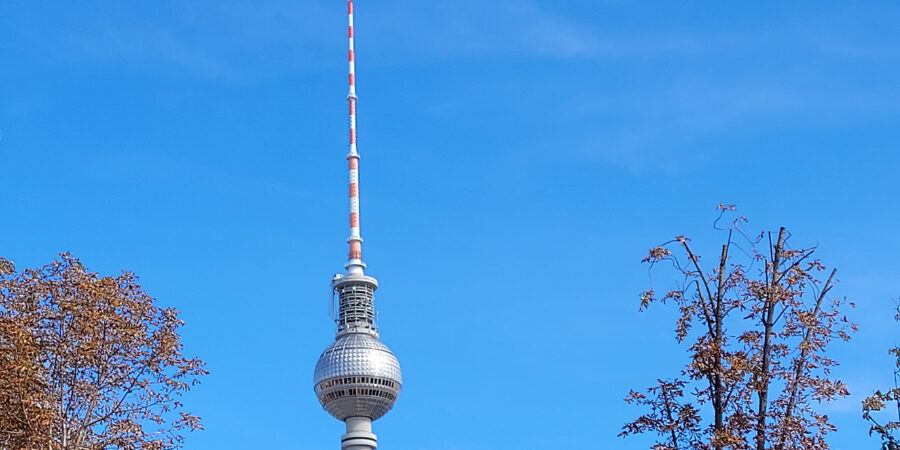 2024-berlin-soma-väterseminar-900×600-lowres-web Berlin Fernsehturm